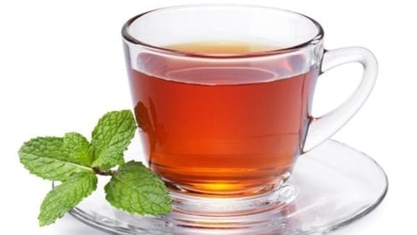 الشاي الساخن يحد من خطر الإصابة بالمياه الزرقاء