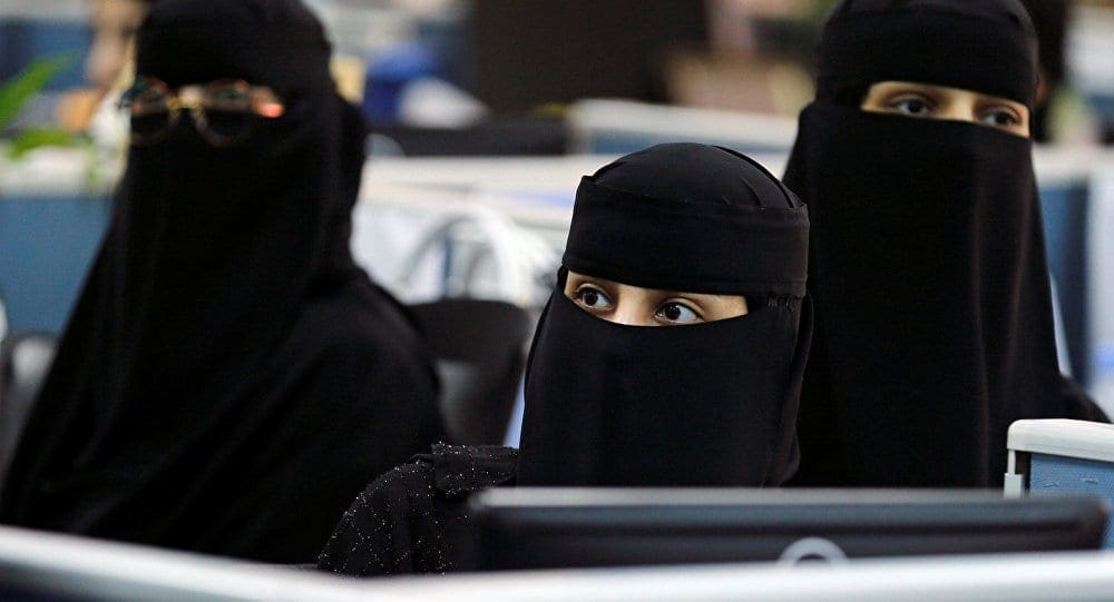 السعودية تفتح باب التجنيد الاختياري أمام المرأة