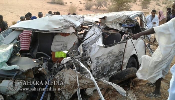 حادث سير يودي بحياة عائلة من أربعة أفراد وسائقها