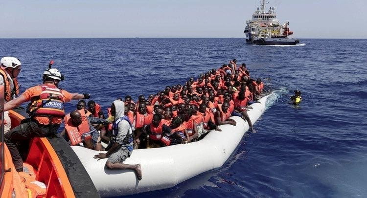 ليبيا.. إنقاذ 276 مهاجرا من الغرق