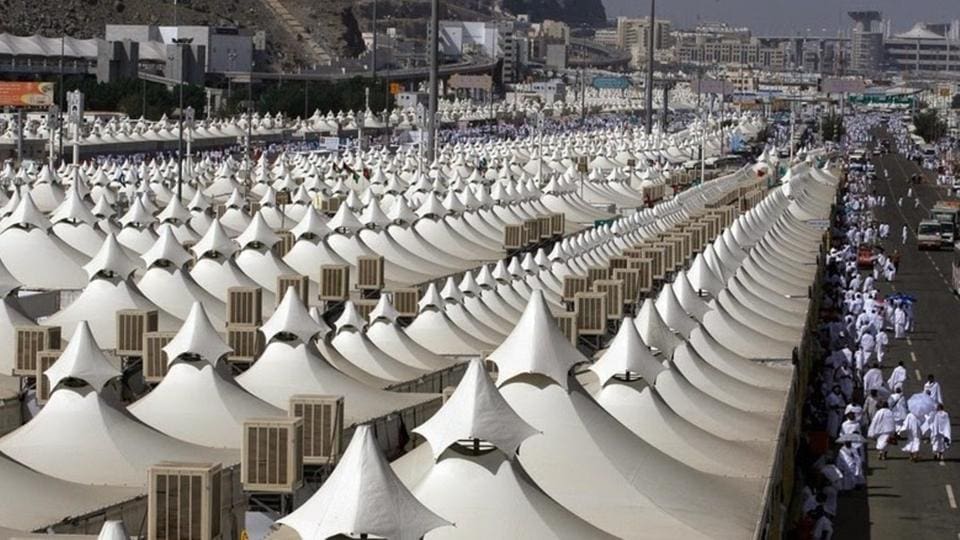 السعودية.. مليونا حاج يصلون منى قبيل الصعود إلى عرفة