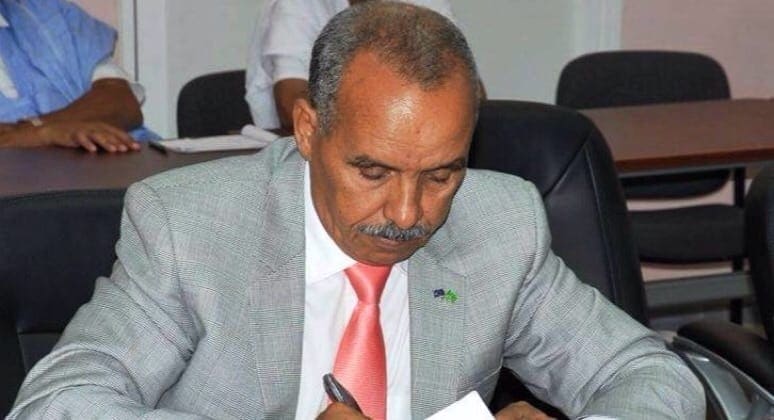 إقالة الشيخ ولد بايه من منصبه في وزارة الصيد