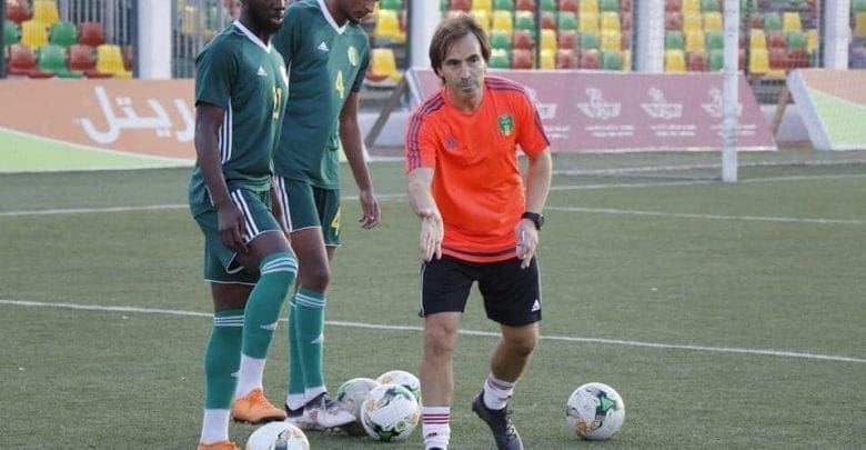 مدرب موريتانيا: مستوى اللاعبين لايتطور بالسحر
