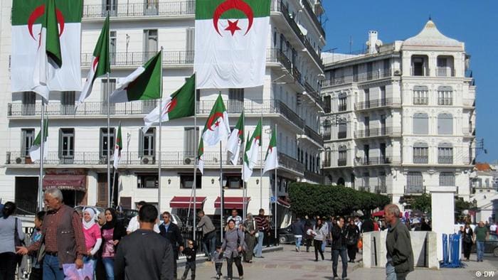 الجزائر.. 32 طلب ترشح للرئاسة في 3 أيام