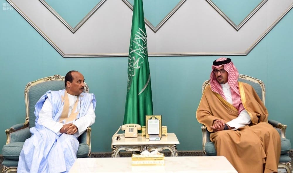 موريتانيا.. ولد عبد العزيز يصل السعودية ويتلقى التعازي