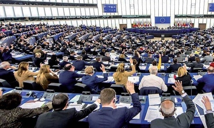 البرلمان الأوروبي يصادق على اتفاق للصيد مع المغرب