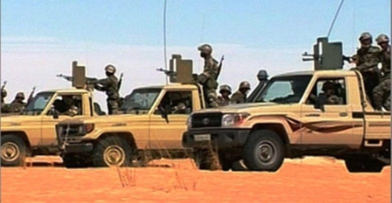 الجيش يوقف عشرات المنقبين شمالي البلاد