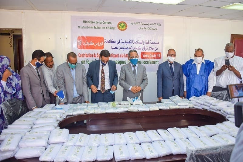 موريتانيا: صناعٌ تقليديون يصنعون آلاف الكمامات