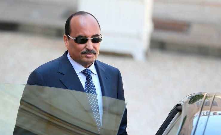 مصدر: سيتم تجميد أموال «عزيز» في الخارج