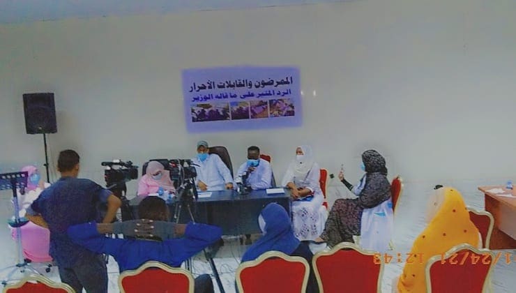 ممرضون وقابلات: معاناتنا تراوح مكانها دون حل منصف