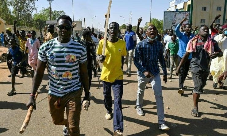 انتخابات النيجر.. المعارضة تحرك الشارع لرفض النتائج