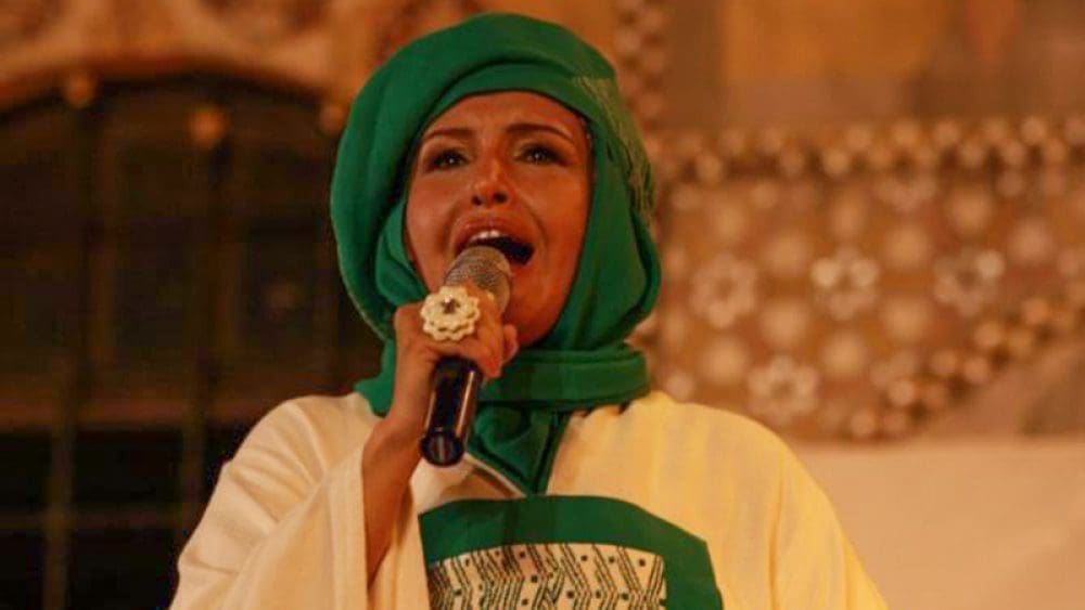 المعلومة الميداح: لم أعد أرغب بالأضواء رغم أحلامي الموسيقية