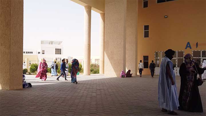 أساتذة كلية العلوم يتوقفون عن التدريس