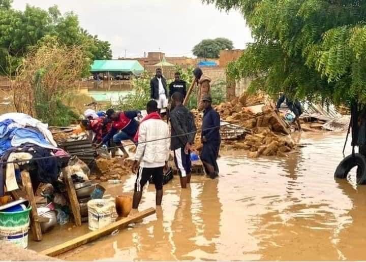كيهيدي.. أمطار قوية تجبر بعض السكان على مغادرة منازلهم