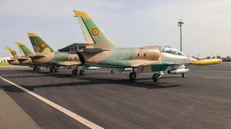 مالي تتسلم مقاتلات حربية وطائرات نقل من روسيا