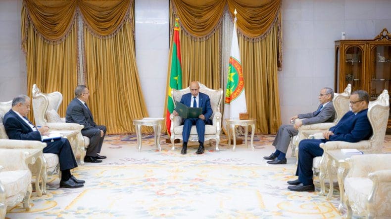 غزواني يتسلم دعوة من الجزائر لحضور أشغال القمة العربية