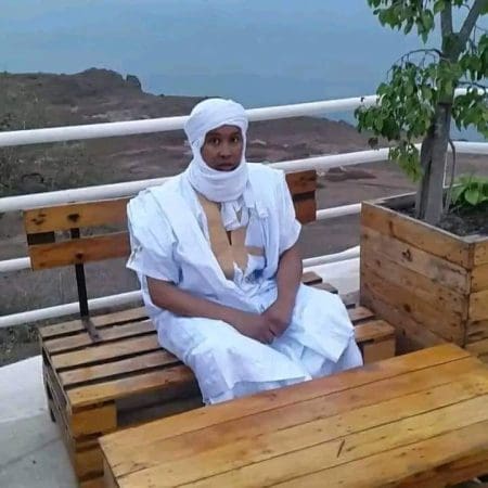 مصدر عائلي: الأمن يفتش منزل المجلسي ويقتاده إلى جهة «غير معلومة»