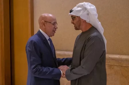في اتصال هاتفي.. غزواني يتبادل التهانئ مع بن زايد بمناسبة العيد