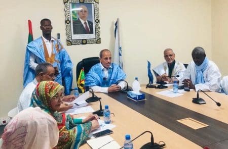 رئيس حزب الإنصاف يجتمع بمرشحي اللوائح الوطنية