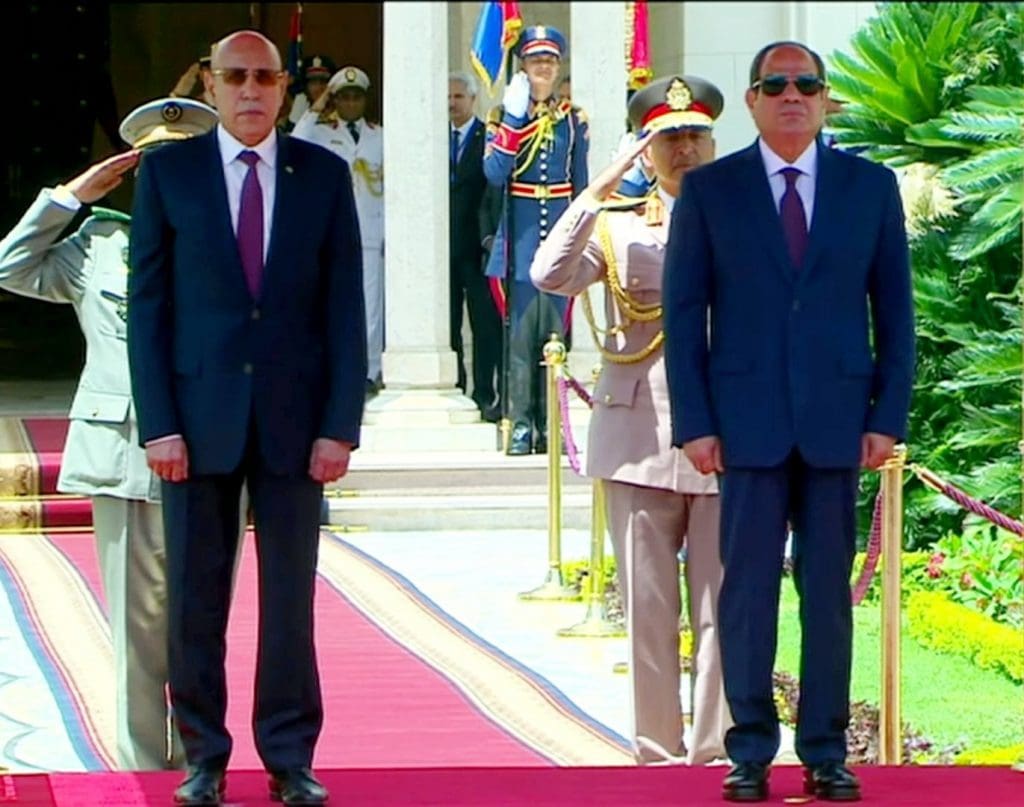 في زيارة صداقة وعمل.. غزواني يصل العاصمة المصرية