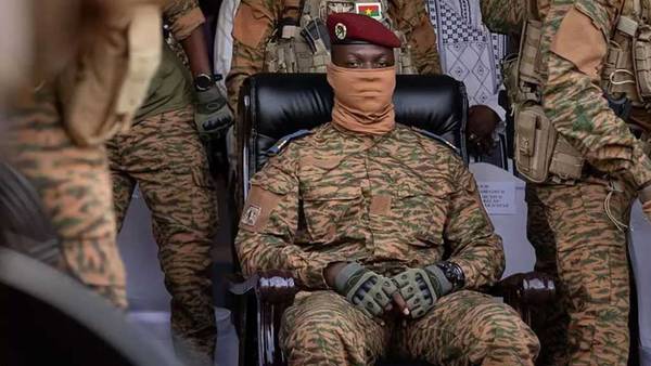 رئيس بوركينا فاسو: لسنا أعداء للشعب الفرنسي