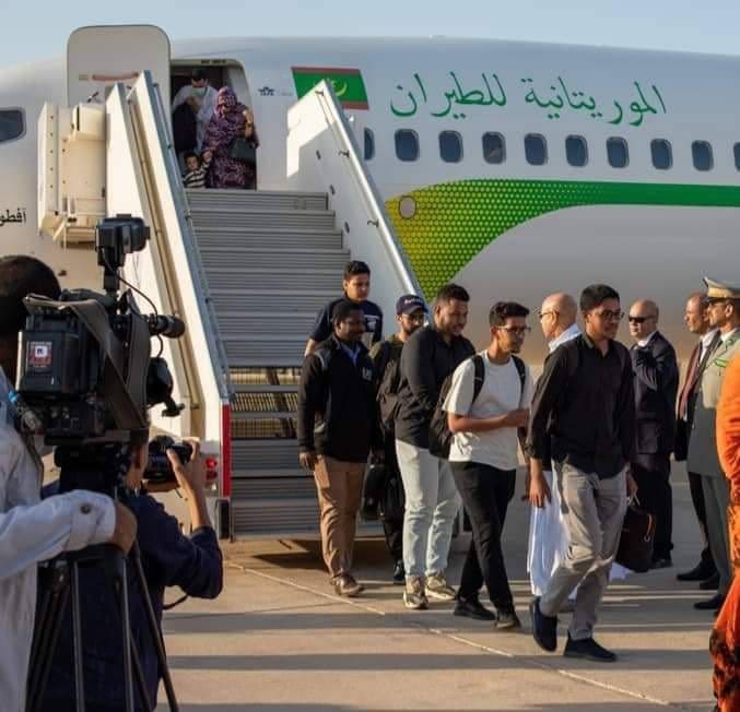 الطلاب العائدون من السودان يدعون إلى إيجاد حل لاستكمال دراستهم