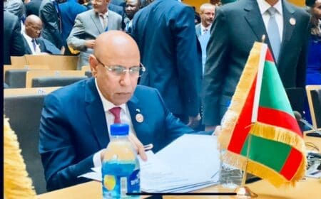 الرئيس الموريتاني يتسلم الرئاسة الدورية للاتحاد الأفريقي الرئيس الموريتاني خلال جلسة افتتاح القمة اليوم بأديس أبابا (صحراء ميديا)