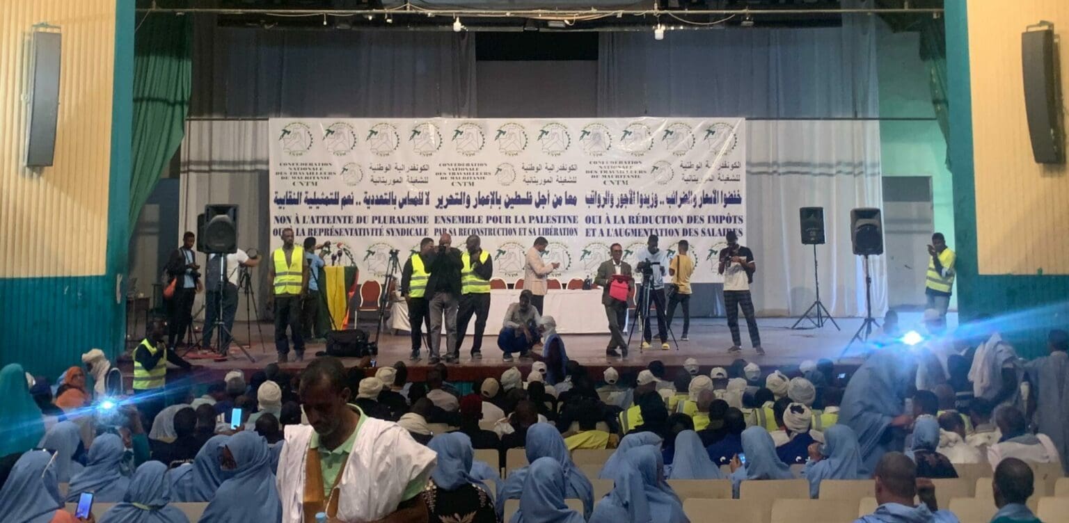 لجنة حقوق الإنسان تدعو الحكومة إلى تحسين ظروف العمال