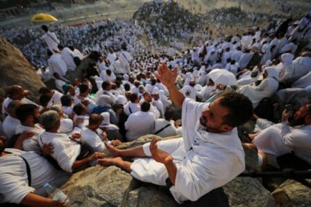 الحجاج الموريتانيون ينفرون إلى صعيد عرفة الطاهر