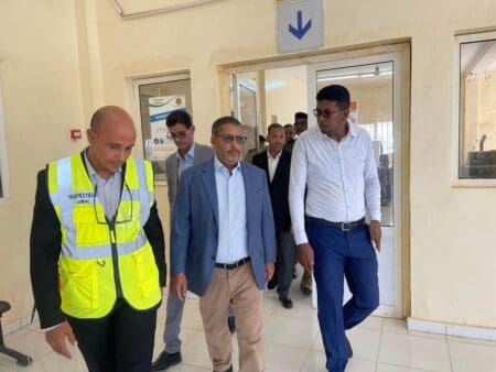 وزير النقل: سنأخذ إجراءات قانونية ضد منفذي المشاريع المتأخرة