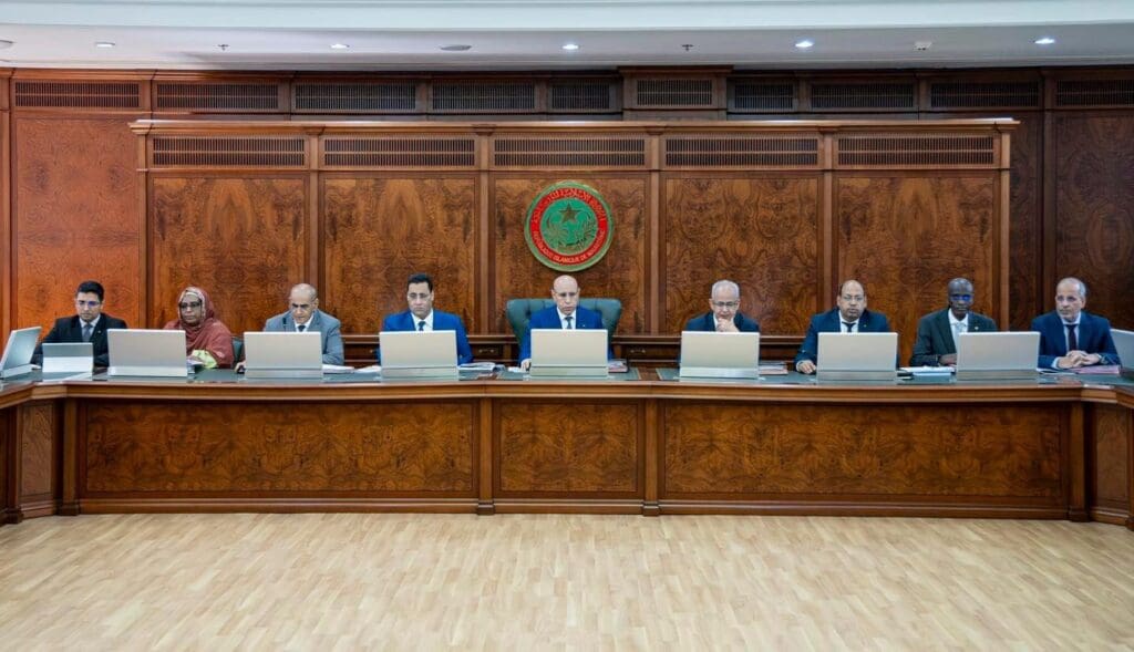 الحكومة تصدق على مشاريع لتحسين التنظيم في الرياضة والكهرباء والتشغيل