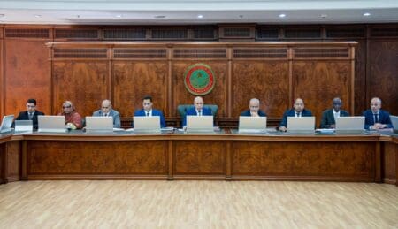 الحكومة تصدق على مشاريع لتحسين التنظيم في الرياضة والكهرباء والتشغيل