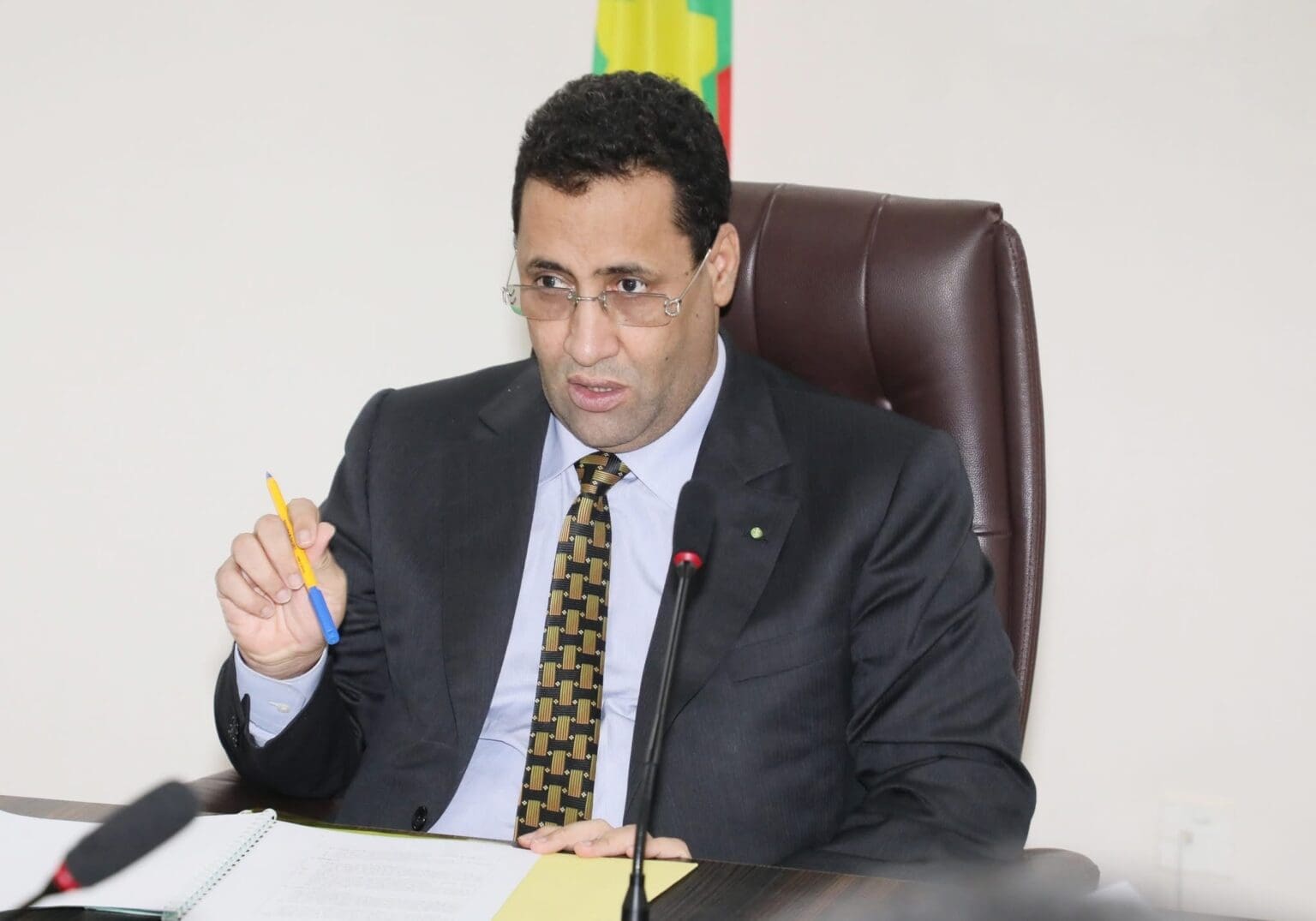 الوزير الأول يلزم بمحاربة الآفات التي قد تعصف بمستقبل الشباب