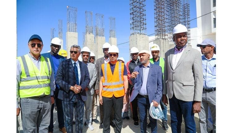 وزير التمكين يتفقد مشاريع شبابية ورياضية قيد الإنجاز في “نواكشوط”