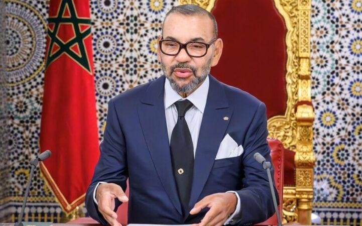 الملك محمد السادس يشيد بتقدم المغرب ويدعو لحوار مع الجزائر