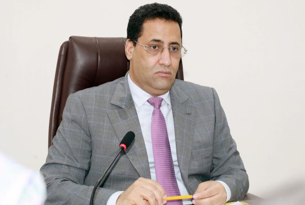 رغم “النواقص”.. الوزير الأول يشيد “بالتقدم المرضي” في المشاريع الكبرى