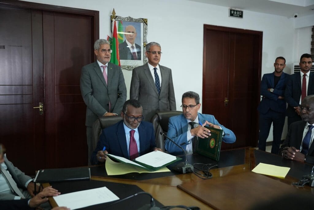 موريتانيا توقع صفقة بقيمة 300 مليون دولار لبناء محطة طاقة هجينة