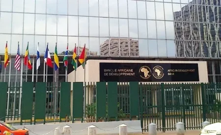 البنك الإفريقي يمنح موريتانيا نصف مليون دولار
