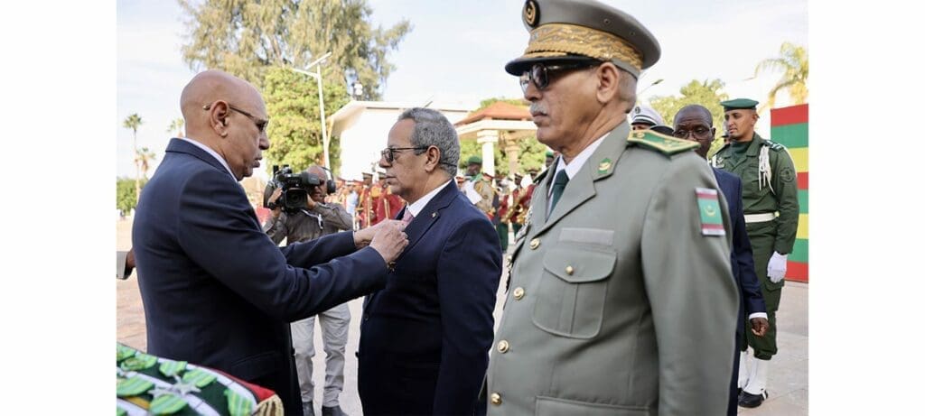 توشيح شخصيات عسكرية ومدنية في الذكرى 65 للاستقلال الموريتاني