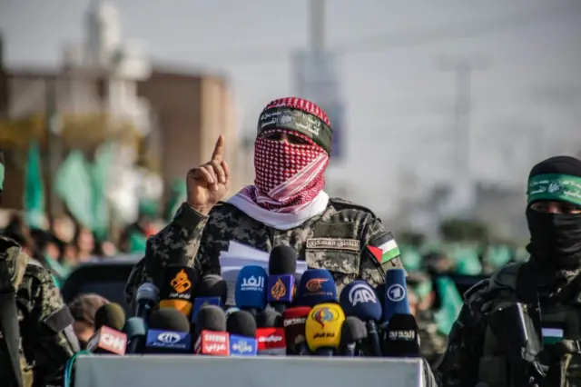 غزة.. حماس تعلن استشهاد أبو عبيدة “الملثم”