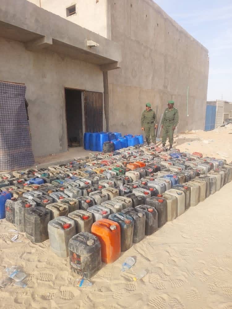 الجمارك الموريتانية تضبط 4 أطنان و460 لتراً من البنزين “معدة للتهريب”
