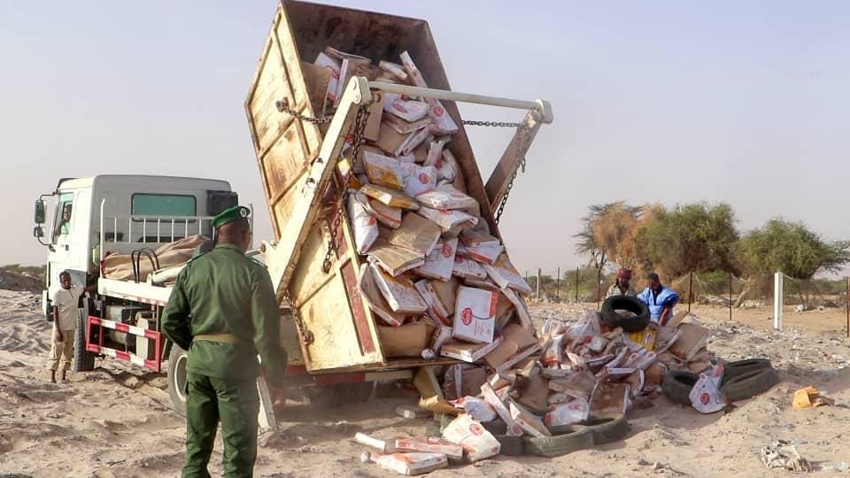 الجمارك تتلف أطنانا من الدجاج المعلب صودرت عند معبر روصو