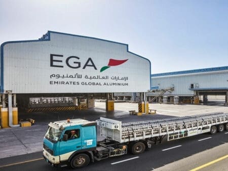 غينيا و«الإمارات العالمية للألمنيوم» تطويان صفحة الخلاف باتفاق جديد حول البوكسيت