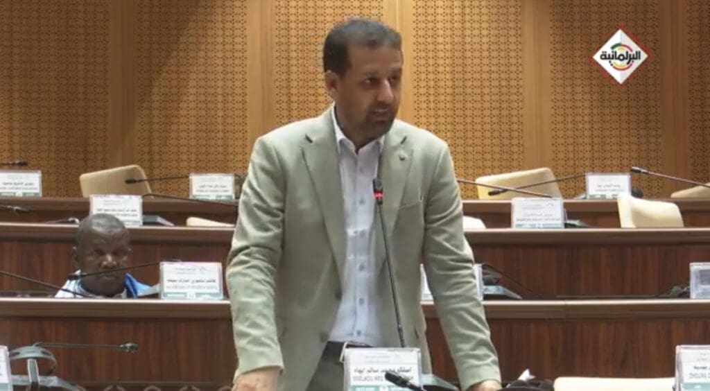 برلماني: نواب مارسوا ضغوطا لسحب سؤالي لوزير العقارات.. ومتنفذون يحتلون ساحات عمومية