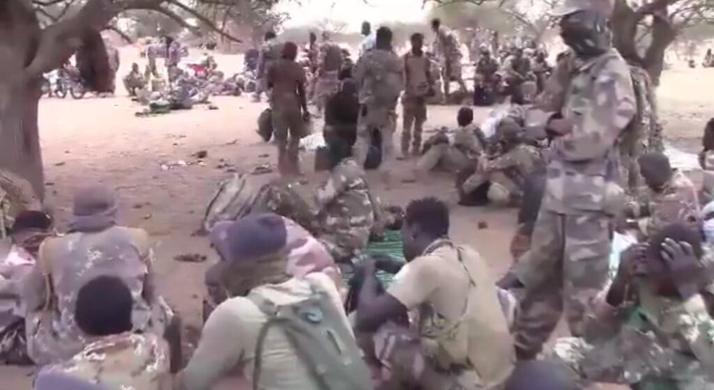نصرة الإسلام والمسلمين تفرج عن أكثر من 200 جندي مالي في غاو
