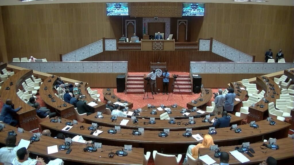نواب المعارضة يرفضون معاقبة البرلمانيتين ويحذرون من أزمة دستورية