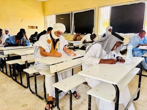 خريجو الاقتصاد الإسلامي يحتجون على استبعادهم من مسابقة القضاة