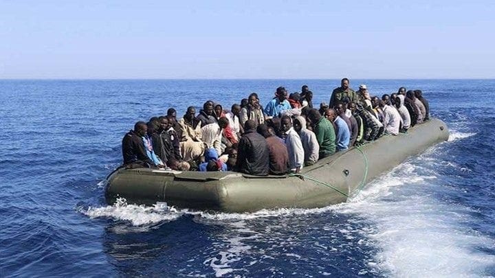 ليبيا.. إنقاذ نحو ألف مهاجر في سواحل البلاد