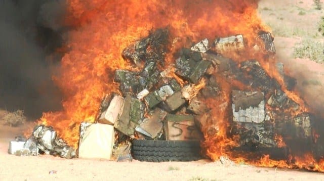 تمبدغه.. حرق طنين من المواد المنتهية الصلاحية