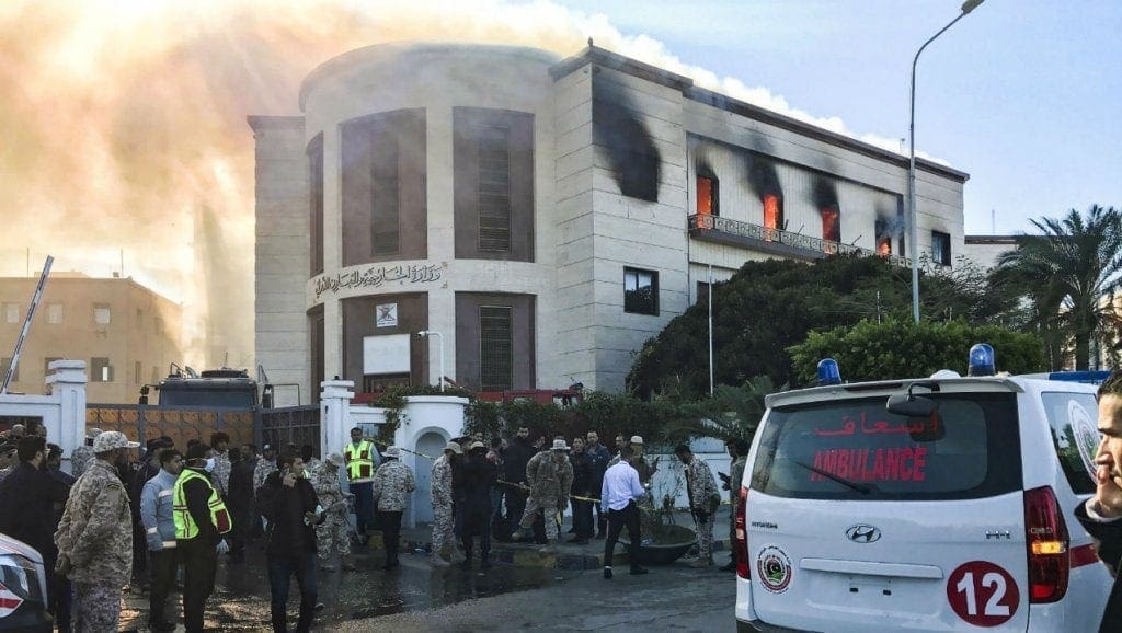 ليبيا.. قتلى فى هجوم انتحاري على وزارة الخارجية